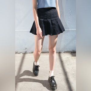 Brandy Melville Black Pleated Tennis Skort